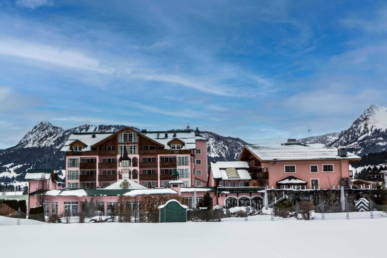 Außenansicht des Hotels ...liebes Rot-Flüh im Tannheimer Tal.